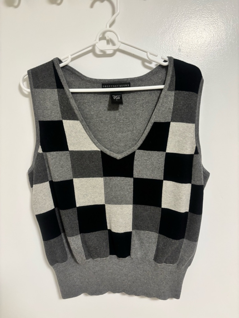 Vintage Geoffrey  Beene Gray Black Checkered V-Neck Sweater Vest